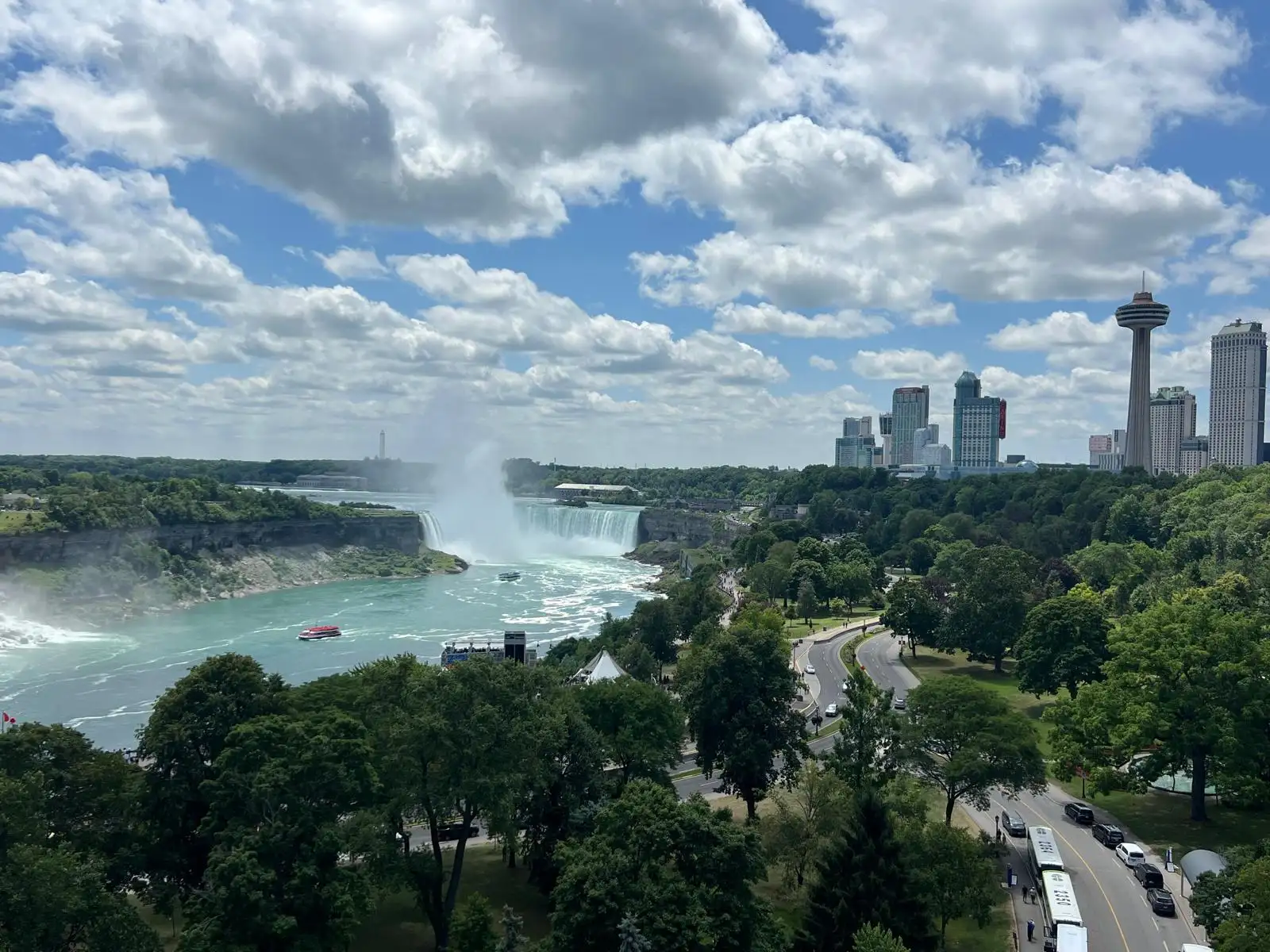 Niagara Falls gorge and rushing water