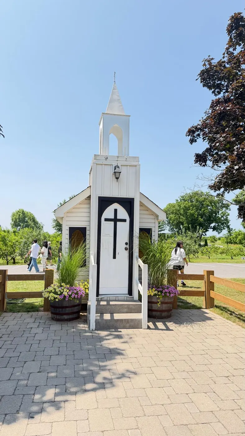 The Living Water Wayside Chapel, one of the smallest churches in the world, on the Niagara-on-the-Lake route