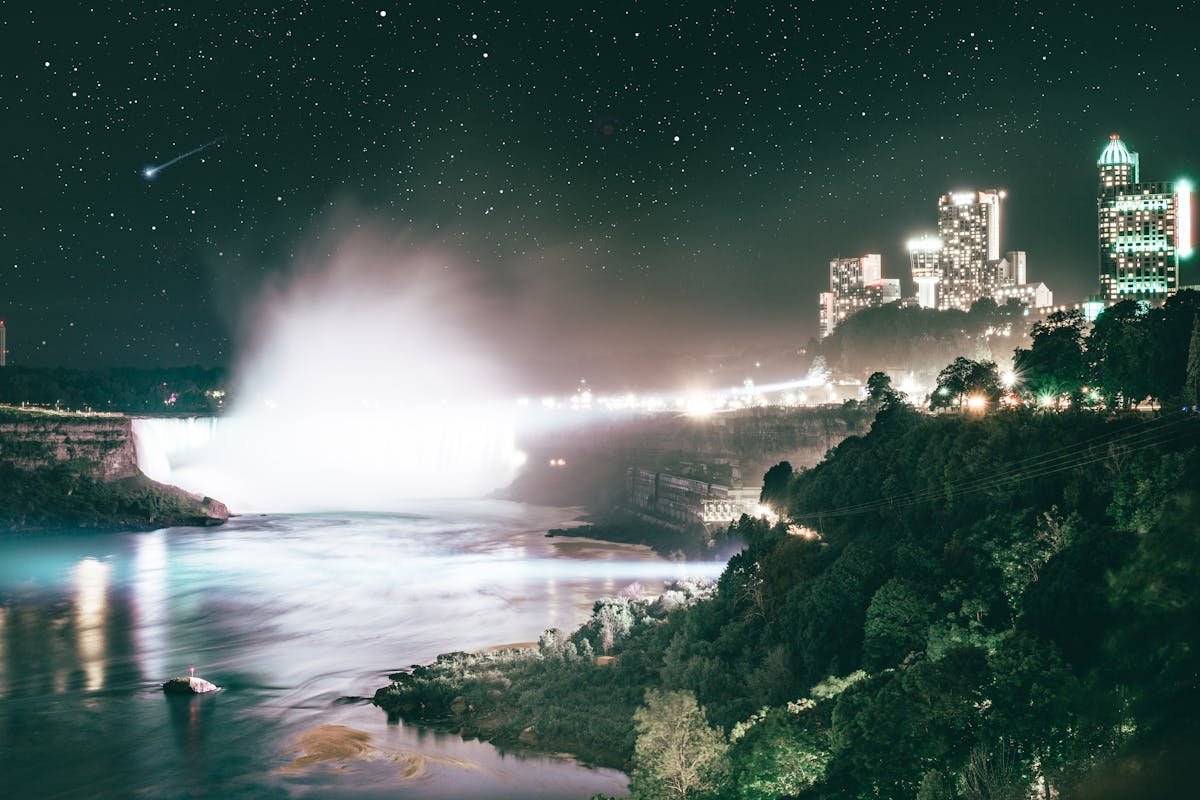 Victoria Day Long Weekend in Niagara Falls 2026: Plan Now